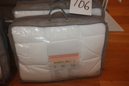 2 x quilts, Allergena - Med+. Approximately 140 x 200 cm. 300 g/m2. Anti-allelic. Original packaging