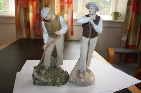 2 x porcelænsfigurer, mand med le og kommunalarbejder, Bing & Grøndal, sælges af privat, kun moms på salær