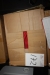 Kasse med duge, Hilden, ca. 90 x 90 cm, bordeauxfarvet, sælges af privat, kun moms på salær
