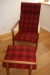 Polstret stol med skammel, ternet betræk. FDB stol. Årgang 1962, sælges af privat, kun moms på salær