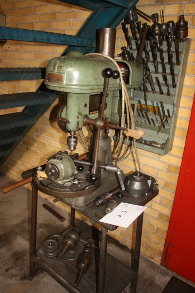 Bench drill, Østjysk Electro, ABB type 1525P + vise + various accessories + table + rack with accessories