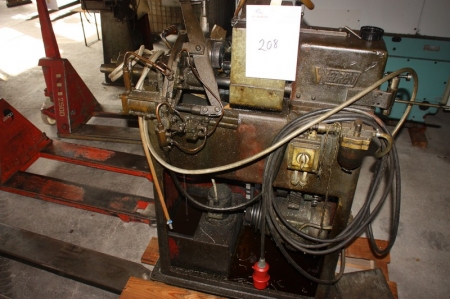 Threading machine, Weeren + accessories. Further accessories are sold on lot 262