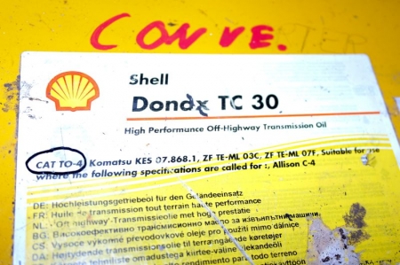 Tønde med olie Shell, mærket Dontax TC 30 W