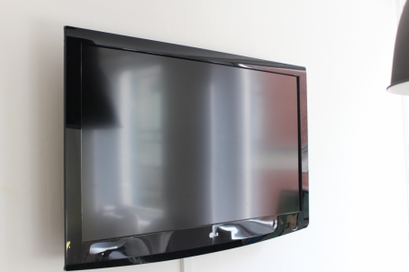 Fladskærms TV, LG med fjernbetjening