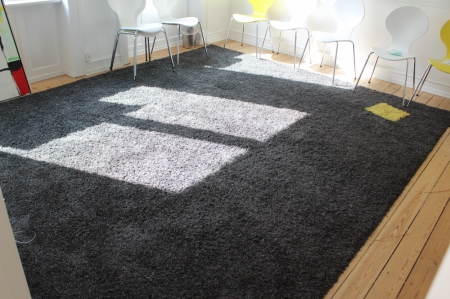 Carpet, approximately 3 x 3.75 m