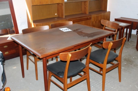 Spisebord med udtræksplader + 5 stole + 2 ekstra stole (kun moms af salær)