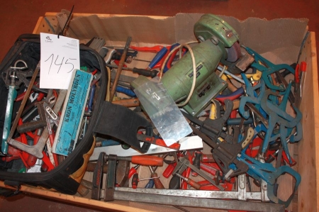 Pallet of miscellaneous hand tools + bench grinder
