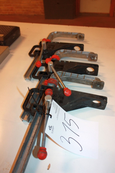 3 Mounting Clips