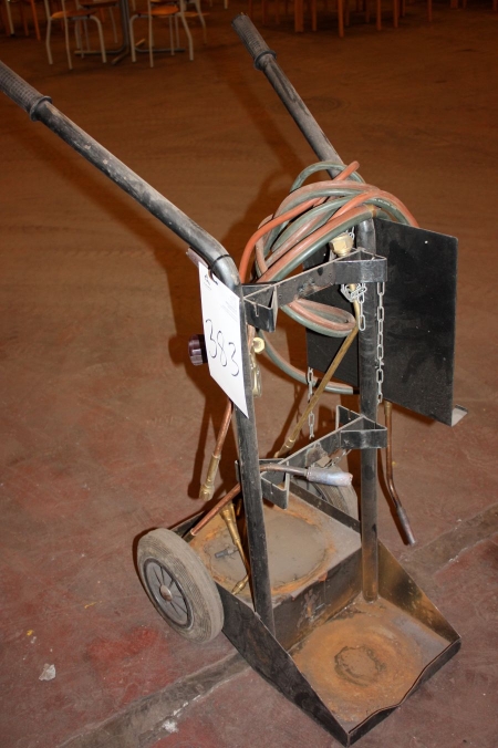 Bottle cart with burner and manometer