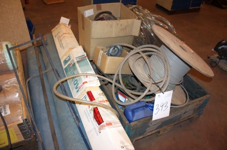 2 pallets with various cables, filters, etc.