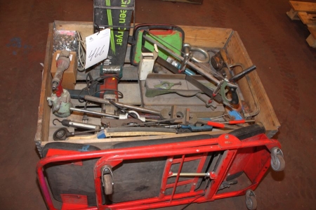 Pallet of miscellaneous tools, hot box for electrodes