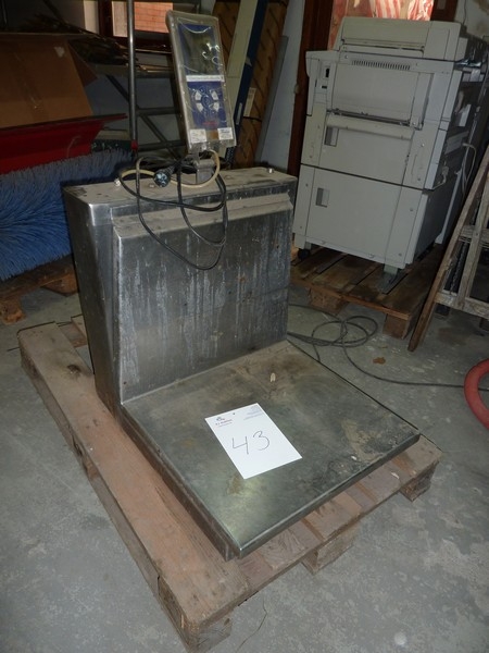 Vægt med digital udlæsning, rustfrit stål, max. 150 kg, min. 2,5 kg. Deling: 0,050 kg