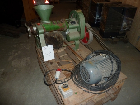 Rapeseed oil presses, 5.5 kW electric motor. Year 2006 Model 6yl-68C