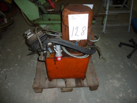 Hydraulic station. Sold by private individual. Only VAT on fees.