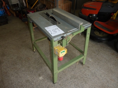 Table saw. Sold by private individual. Only VAT on fees.