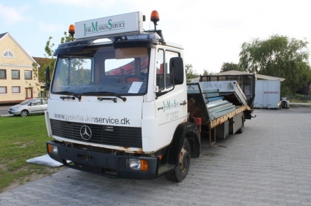 Truck, Mercedes Benz. Beaver trail. Small crane. Dimensions: 650 x 240 mm. RS92094. Number plate not included. First registration: 02/04/1987. Signed off 25 02 2013