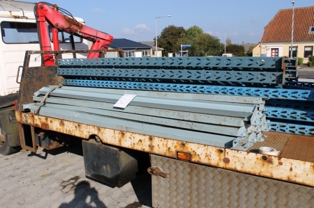 Pallet Racking: 4 gables, height approx 3 meters + 18 beams, length approximately 280 cm