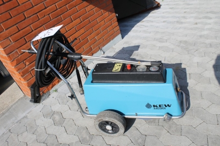 Pressure Washer, KEW 4403KR. 170 bar. Working. Neat and well maintained. Sold by private individual. Only VAT on fees.