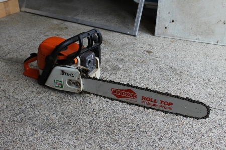 Chainsaw, Stihl MS 390 64 cubic. Windsor Roll Top - Super Pro. Long sword. Working. Neat and well maintained. Only slightly used.