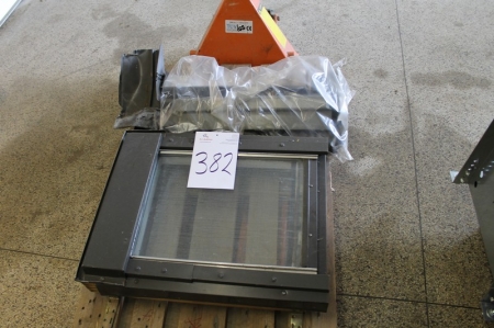 Skylight Velux 56x70 + flashing. Sold by private individual. Only VAT on fees.