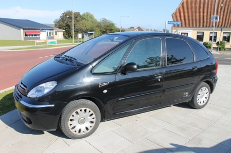 Van, Citroën Xsara Picasso Van. Year 2006 KM 202.384. Tax exempt. Not nedvejet. Engine: 2.0 HDI. FK92010. Number plate not included. Signed off 23 04 2014
