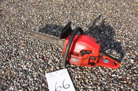 Petrol-powered chainsaw, Zenoah, Model G410. Sword: about 41 cm
