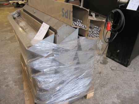 Pallet with approx 19 x fluorescent tube and about 25 tubes