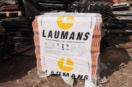 Pallet with roof tiles, Laumans