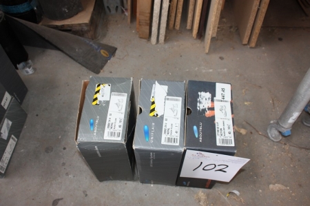 3 pair of safety shoes, 41, 45, 45