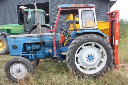 Tractor with construction lift, Zetor