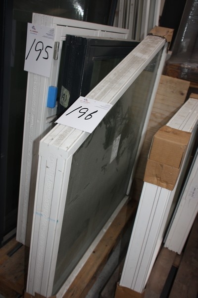 Angle window, wood, white, approximately 1960x1335x930mm. Length about 1290 mm