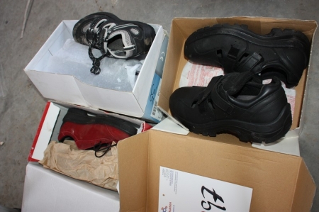 3 pairs of safety shoes, 40 + 35 + 35