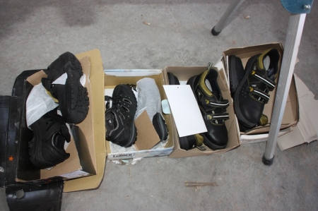 4 pairs of safety shoes, 40 + 36 + 48 + 48