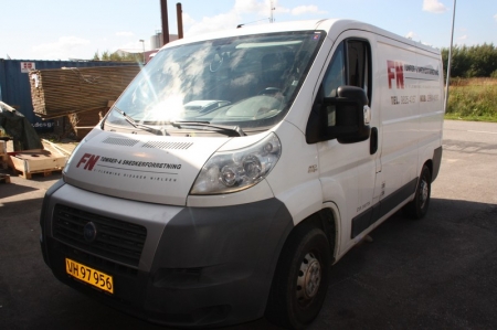 FIAT DUCATO 30 VAN, 2.2 JTD. Year 2007 KM approximately 51,000 Racking. Drawhook. Oil heating, Webasto. Sold without content. Next inspection: 31/10/2015. VH97956 (plate not included)