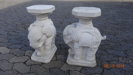 Elefanter 2 stk. stenskulptur. Højde 52 cm og dybde 40 cm