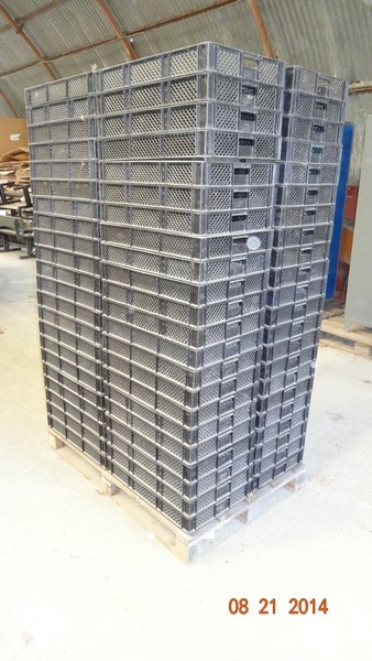 Plastic boxes. 88 pcs 600 x 400 mm. Black