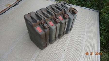 Jerry cans 4 pcs. Used 20 liter.