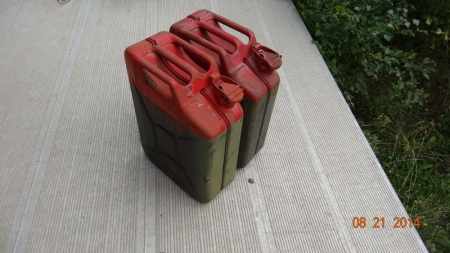 Jerry cans 2 stk. Brugte 20 liters.