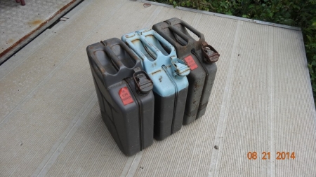 Jerry cans 3 pcs. Used 20 liter.