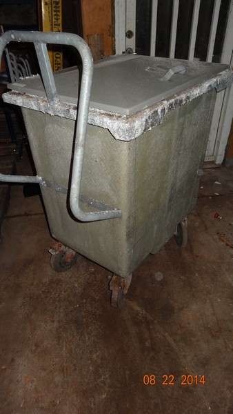 Waste Container 400 liter incl content