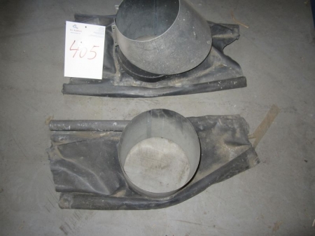 2 skorstensindækninger med blyplade, diameter ca 230 og 270 mm 