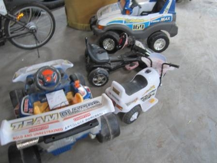4 stk elektriske legetøjsbiler, assorterede, stand ukendt, sælges af privat, kun moms af salær