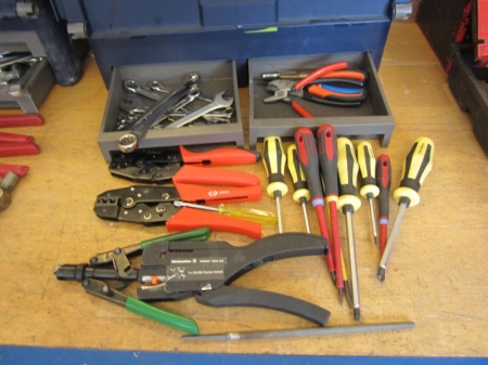 Værktøjskasse med indhold af værktøj