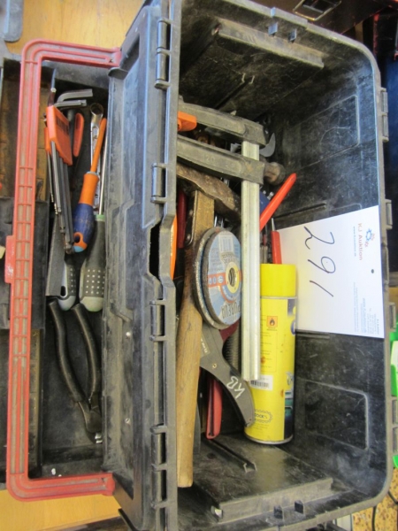 2 værktøjskasser med indhold af håndværktøj 