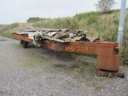 Trolley marked 20 tons, with rubber tires, truck brackets, with various defective gates