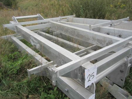 Frame constructed of sturdy aluminum, about 3,2x1,6x0,55 meters, archive photo