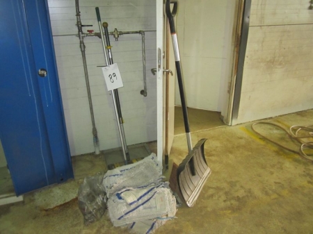 Mops, snow shovel, broom and accessories