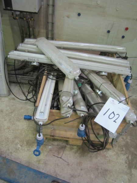 Pallet with lighting fixtures, cable etc.