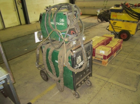 CO² Welding rectifier Migatronic KMX 550, water-cooled and with wire feeder, s / n 02060129, complete with welding hose mm, calibrated 23/01/2013