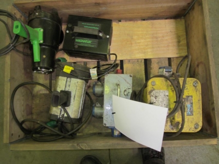 Pallet with UV lamp Magna Flux model ZB100F and another lamp etc.
